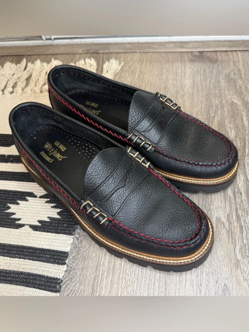 Weejuns GH Bass Larson Whipstitch Lug Loafer Sz 9.5D Black Grain Leather Slip On